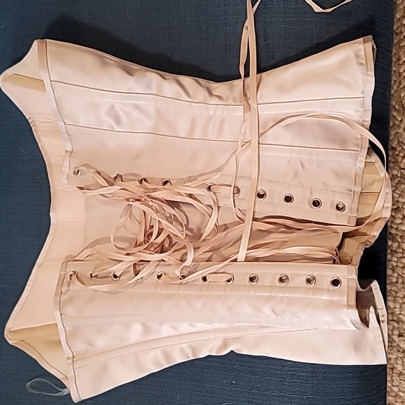 Corset Top - Picture 3 of 4